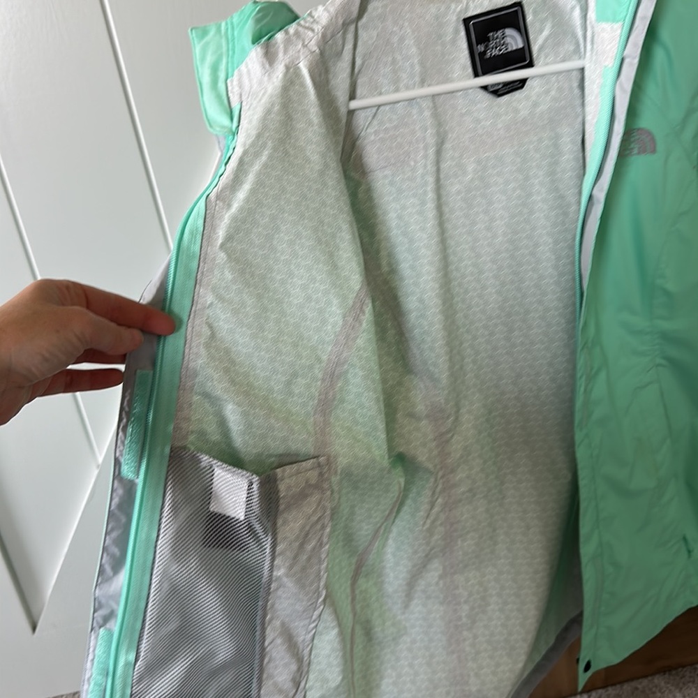The North Face 💚 Jacket - Picture 15 of 16
